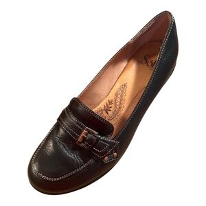 Sofft‎ Black Leather Pumps Heels with Elegant Design